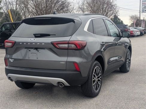 New 2026 Ford Escape SE FWD image 3