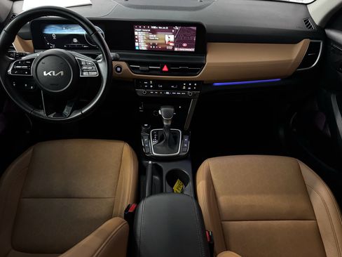 Used 2024 Kia Seltos EX FWD image 19