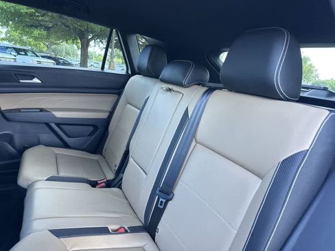 Used 2023 Volkswagen Atlas Cross Sport SE FWD image 22