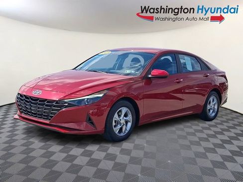 Used 2023 Hyundai Elantra SE image 3