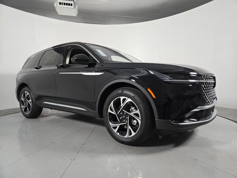 New 2026 Lincoln Nautilus Premier AWD/4WD image 2