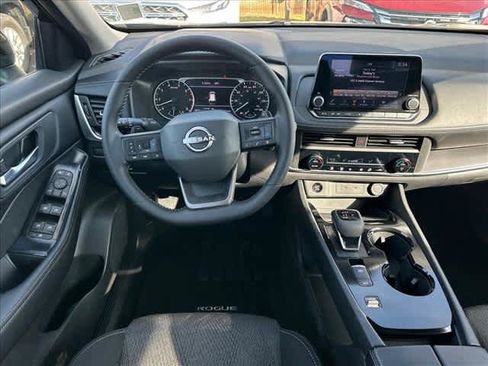Used 2026 Nissan Rogue SV image 10