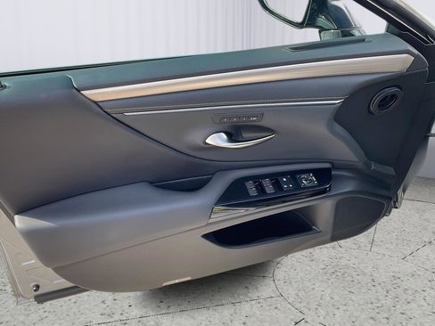 Used 2022 Lexus ES 350 F Sport w/ Accessory Package image 18