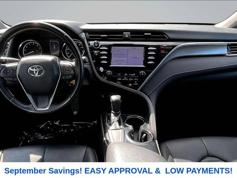 Used 2018 Toyota Camry SE FWD image 6