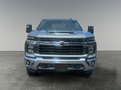Used 2024 Chevrolet Silverado 2500 LT w/ Convenience Package AWD/4WD image 3