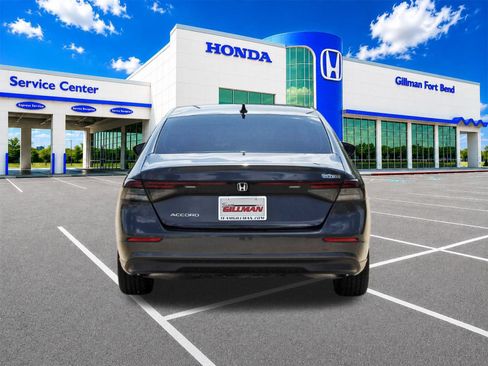 Used 2025 Honda Accord SE image 6