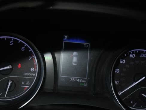 Used 2024 Toyota Camry SE FWD image 13