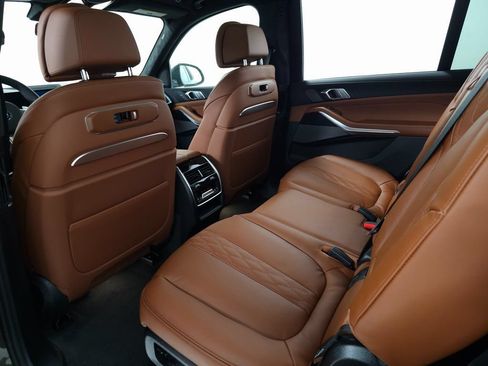 Used 2026 BMW X7 xDrive40i w/ M Sport Package AWD/4WD image 33