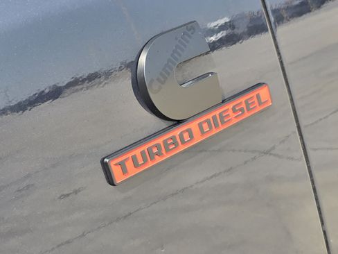 Used 2025 RAM 2500 Laramie AWD/4WD image 11