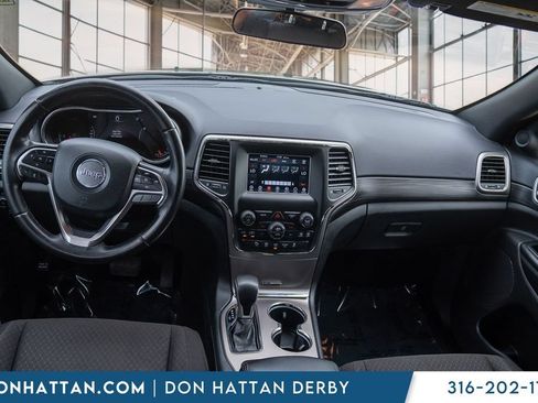 Used 2021 Jeep Grand Cherokee Laredo AWD/4WD image 4