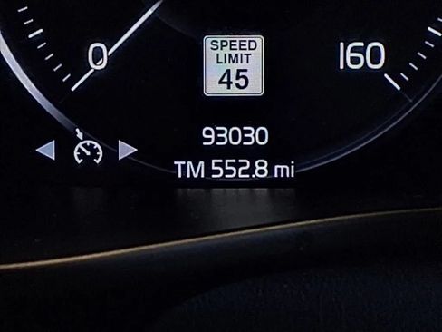 Used 2021 Volvo XC40 T4 Momentum FWD image 27