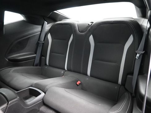 Used 2019 Chevrolet Camaro LT w/ Technology Package image 25