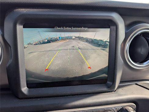 Used 2023 Jeep Wrangler Rubicon image 25