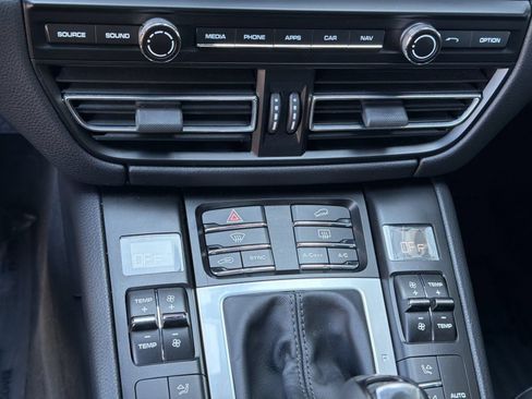 Used 2020 Porsche Macan AWD/4WD image 28