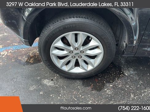 Used 2011 Land Rover LR2 HSE image 18