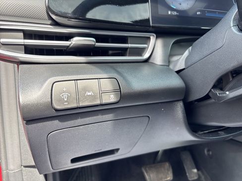 Used 2023 Hyundai Elantra Limited FWD image 23