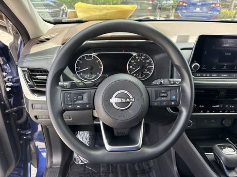 Used 2023 Nissan Rogue SV FWD image 14