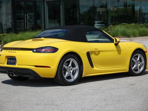 Certified 2024 Porsche 718 Boxster RWD image 16