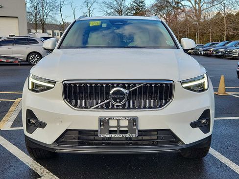 Used 2025 Volvo XC40 B5 Ultra w/ Protection Package Premier image 2