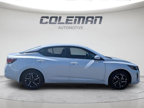 Used 2025 Nissan Sentra SV w/ All-Weather Package FWD image 3