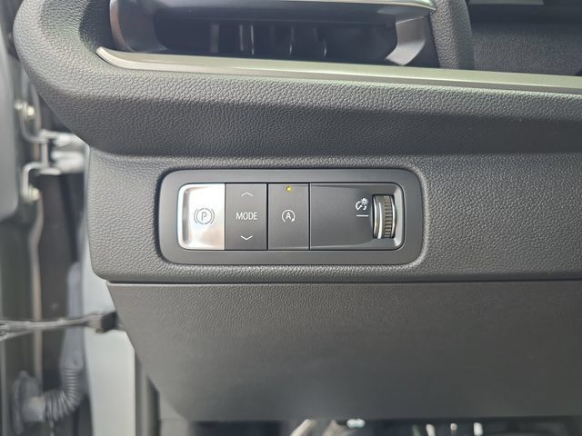 Certified 2026 Chevrolet Traverse LT FWD image 23