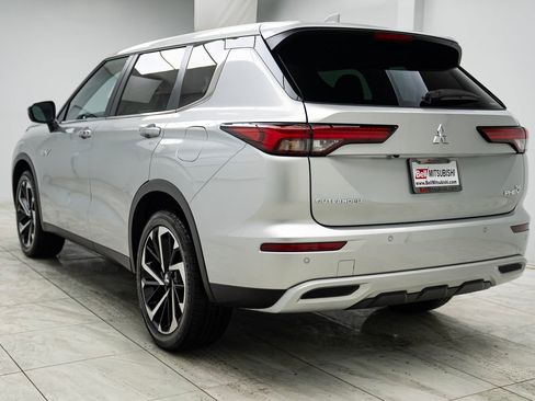 New 2025 Mitsubishi Outlander SE image 7