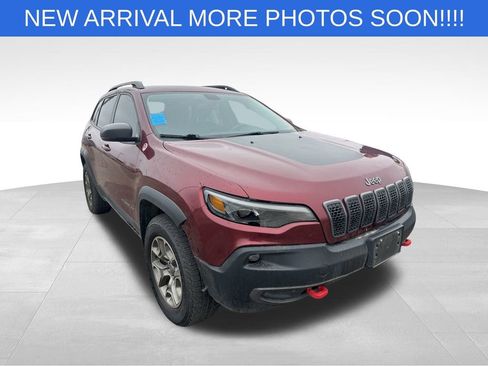 Used 2020 Jeep Cherokee Trailhawk image 3