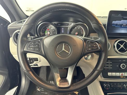 Used 2019 Mercedes-Benz GLA 250 image 18