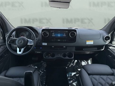 Used 2024 Mercedes-Benz Sprinter 3500 image 14