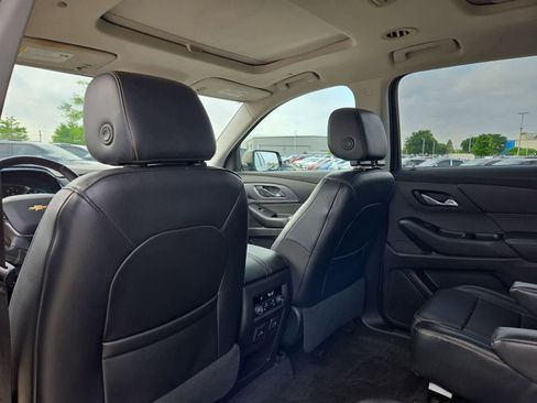 Used 2018 Chevrolet Traverse Premier w/ Driver Confidence II Package FWD image 17