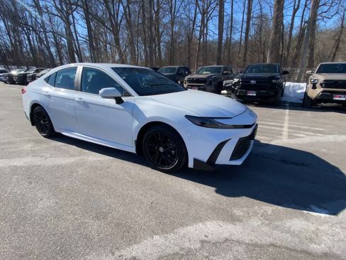 Certified 2025 Toyota Camry SE image 10