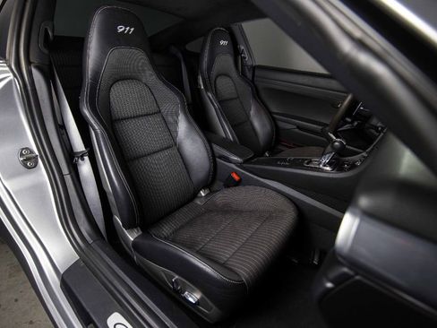 Used 2018 Porsche 911 Carrera T image 17