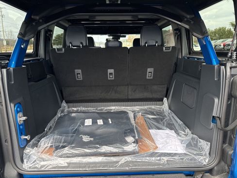 New 2025 Ford Bronco Raptor w/ Interior Carbon Fiber Pack AWD/4WD image 38