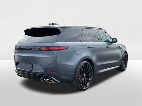 Used 2025 Land Rover Range Rover Sport Dynamic SE image 4