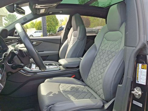 Used 2023 Audi SQ8 Prestige AWD/4WD image 17