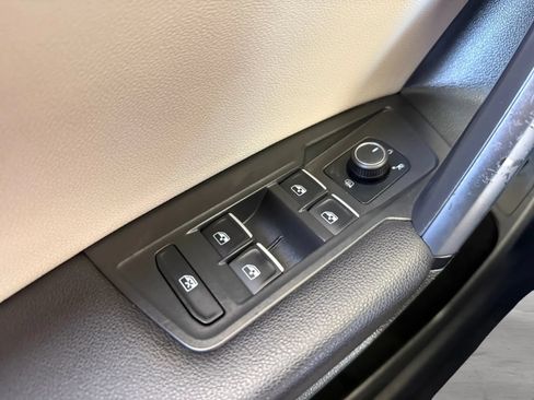 Used 2019 Volkswagen Tiguan SEL R-Line AWD/4WD image 40