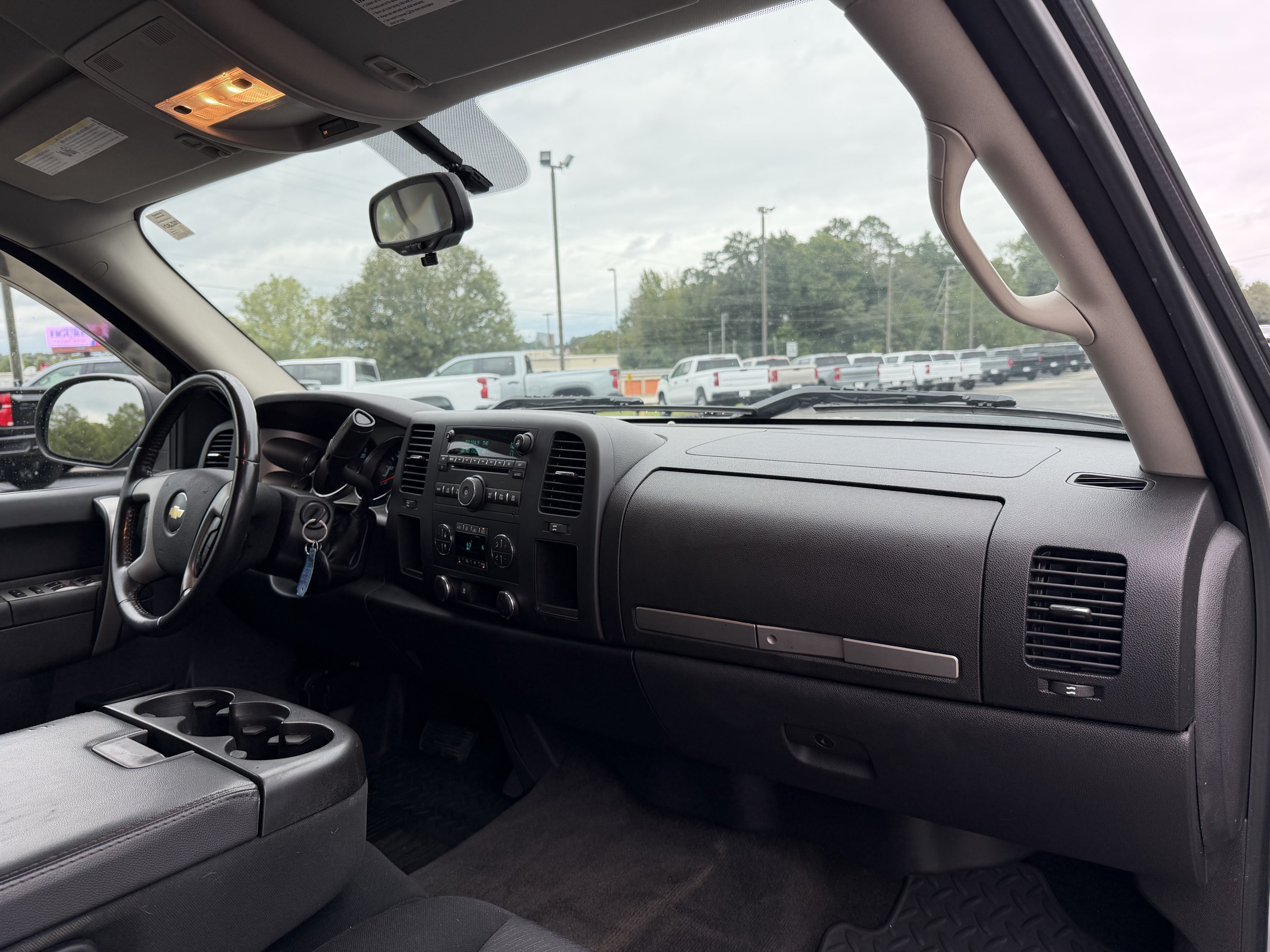 Used 2010 Chevrolet Silverado 1500 LT w/ Power Pack Plus RWD image 12
