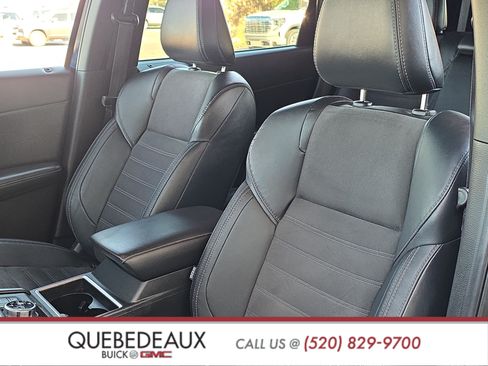 Used 2023 Mitsubishi Outlander SE AWD/4WD image 11