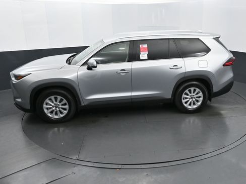 Used 2026 Toyota Grand Highlander XLE image 28