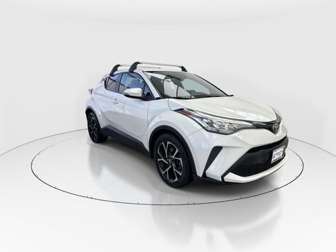 Used 2021 Toyota C-HR XLE image 2