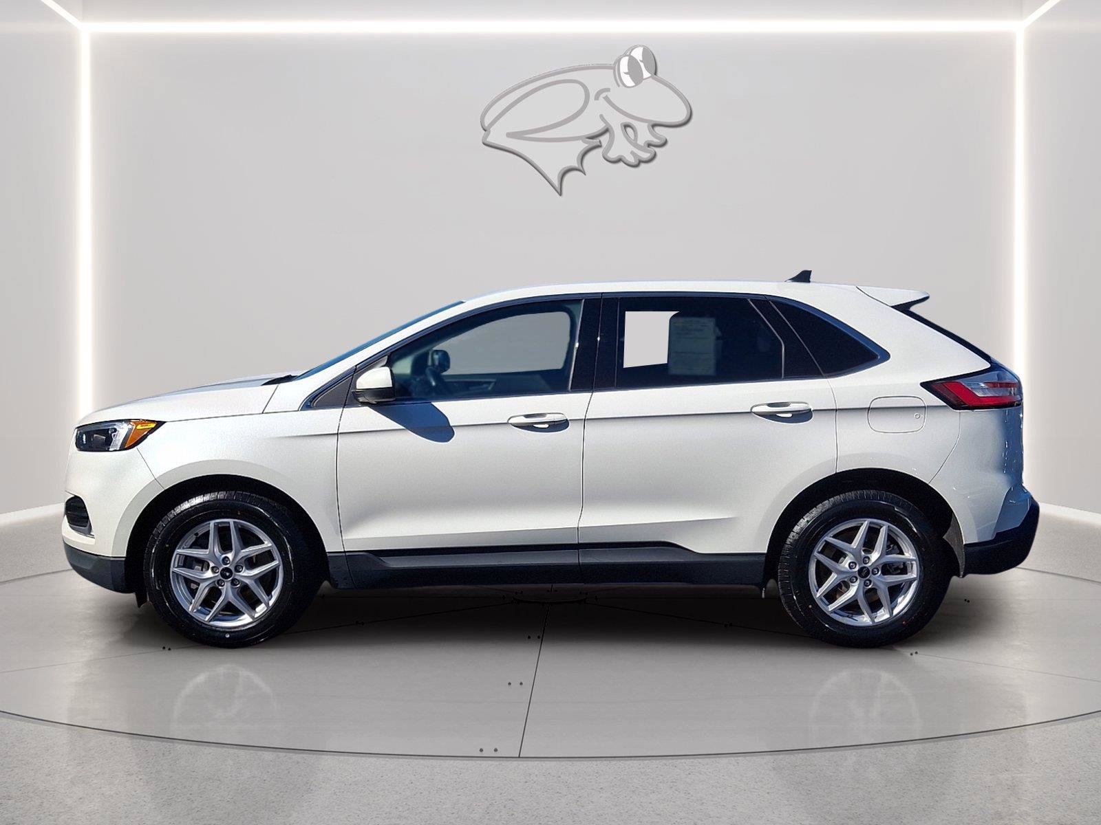 Used 2024 Ford Edge SEL w/ Convenience Package AWD/4WD image 2