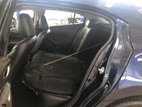 Used 2018 MAZDA MAZDA3 Grand Touring w/ Premium Equipment Package FWD image 17