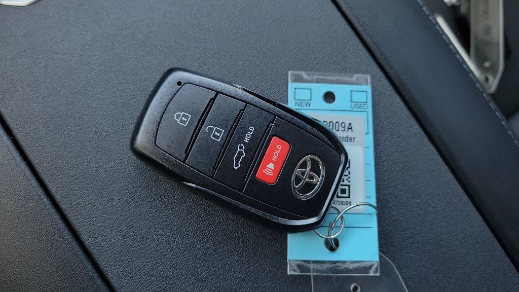 Used 2026 Toyota Highlander Limited AWD/4WD image 28