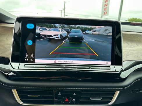 Used 2024 Volkswagen Atlas SE image 26