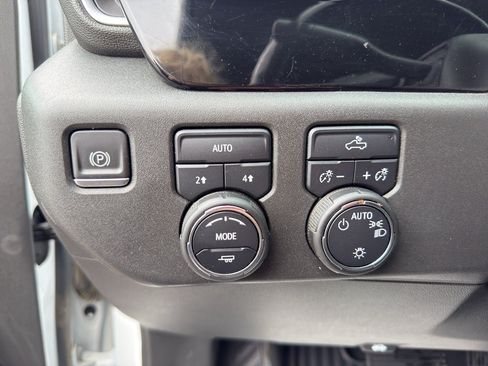 Used 2023 Chevrolet Silverado 1500 LT AWD/4WD image 13