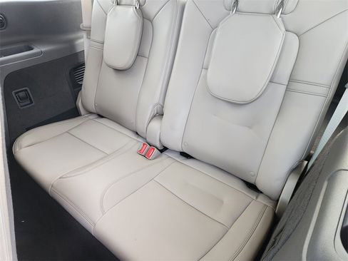 Used 2021 Lincoln Aviator 2WD image 32