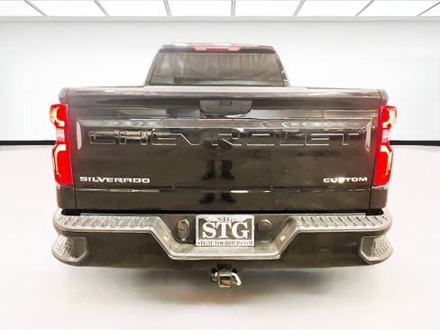 Used 2022 Chevrolet Silverado 1500 Custom image 5