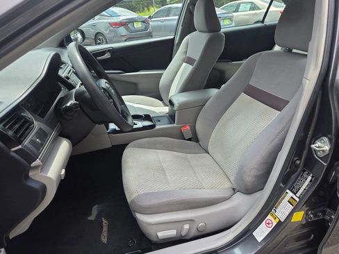 Used 2013 Toyota Camry LE FWD image 6
