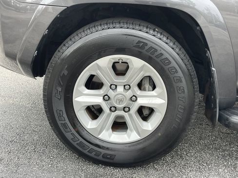 Used 2015 Toyota 4Runner Limited image 37