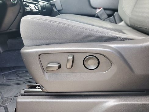 Used 2025 Chevrolet Silverado 1500 Custom image 16